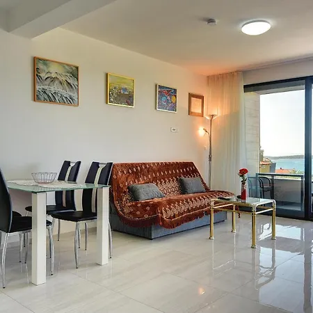 Apartman Gray House